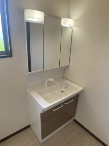 安曇野市三郷温の独立洗面台