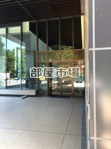Brillia Tower 上野池之端のエントランス
