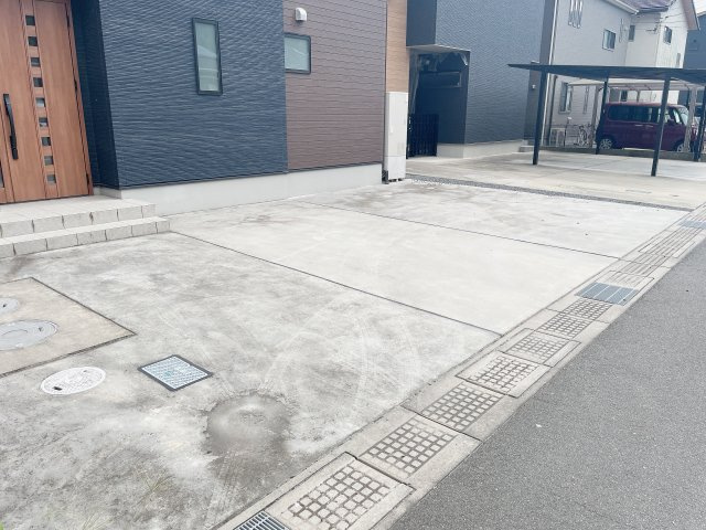 美ノ郷町本郷戸建住宅の駐車場