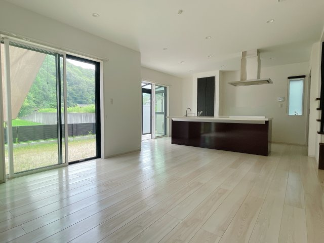 美ノ郷町本郷戸建住宅の居間・リビング