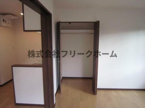 小金井市中町１丁目のアパートの収納