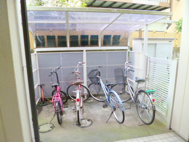 フォレストハイムのその他共用部分|★屋根付き自転車置場★