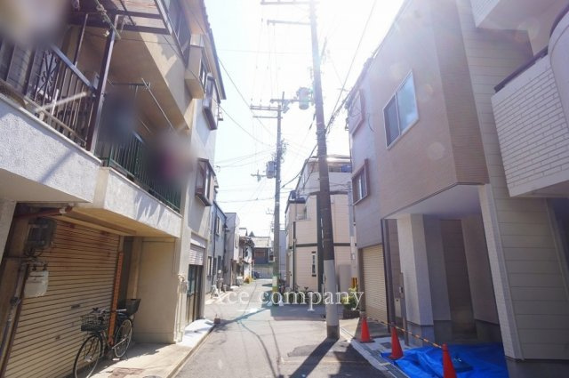 【前面道路含む現地写真】の画像