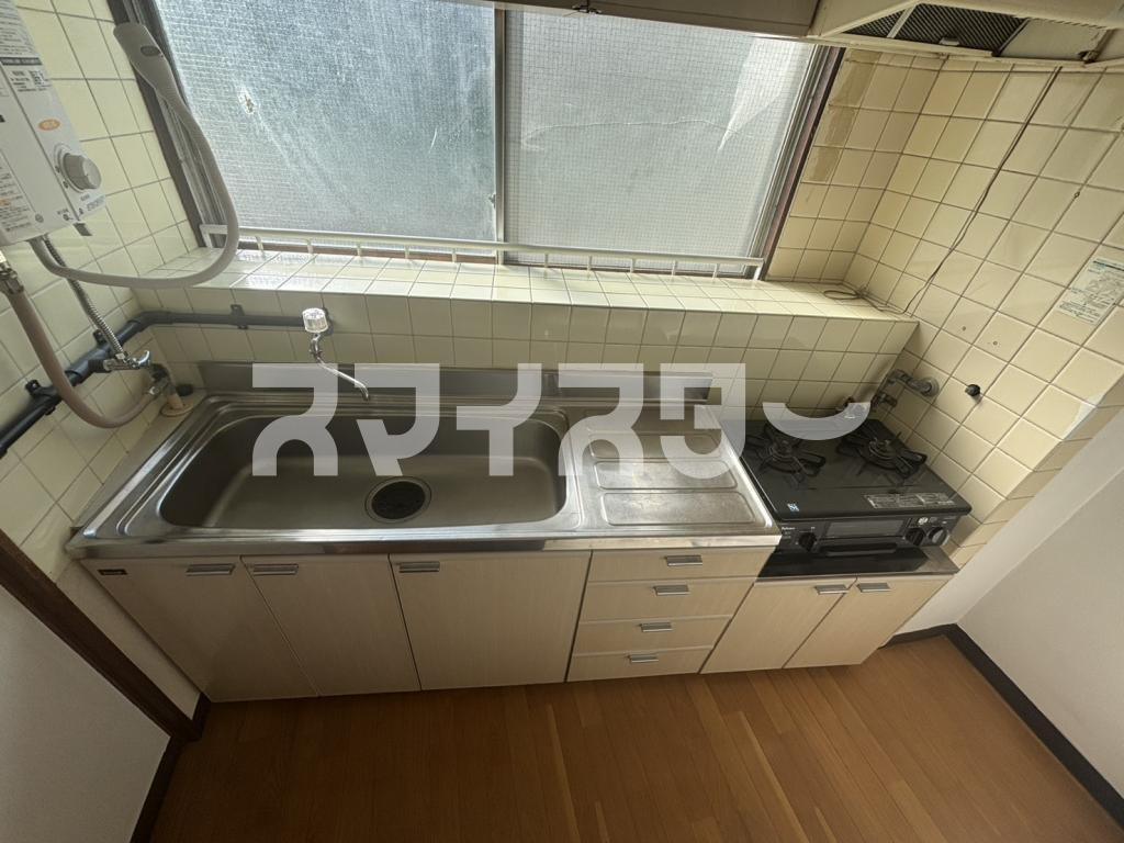 横浜市磯子区森１丁目の賃貸マンションのキッチン