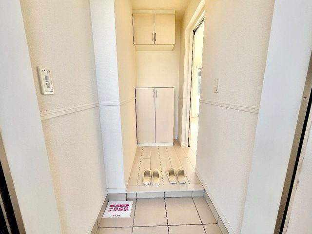 オータムガーデンの玄関