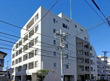 【外観】 | ラクラス新中野 | 鉄筋コンクリート造のがっちりした建物。