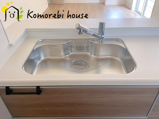 上尾市向山1丁目　2期　新築一戸建て　ブルーミングガーデン　01のキッチン|26.8.10　撮影済み