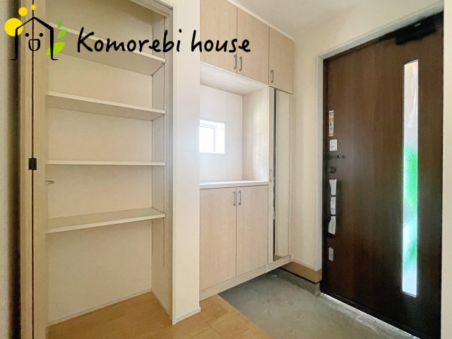 上尾市向山1丁目　2期　新築一戸建て　ブルーミングガーデン　01の玄関|26.8.10　撮影済み
