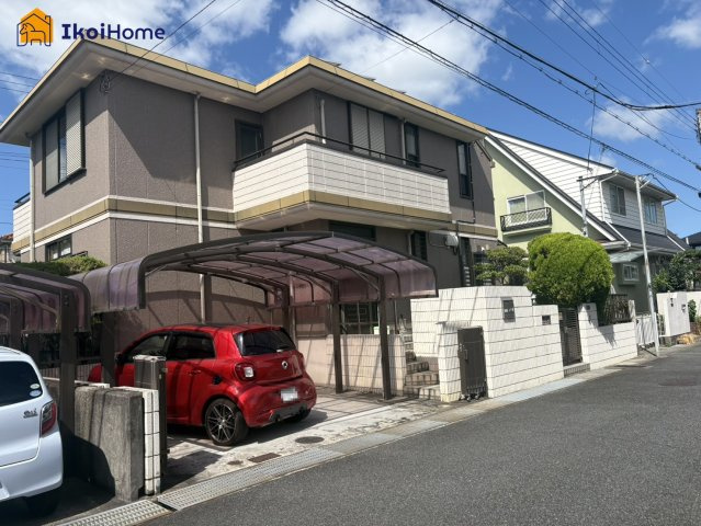 神戸市西区竹の台4丁目　中古戸建の駐車場|●年中無休：当日予約可●カーポート付き並列2台駐車場になります。前面道路が広く、安心して駐車できます