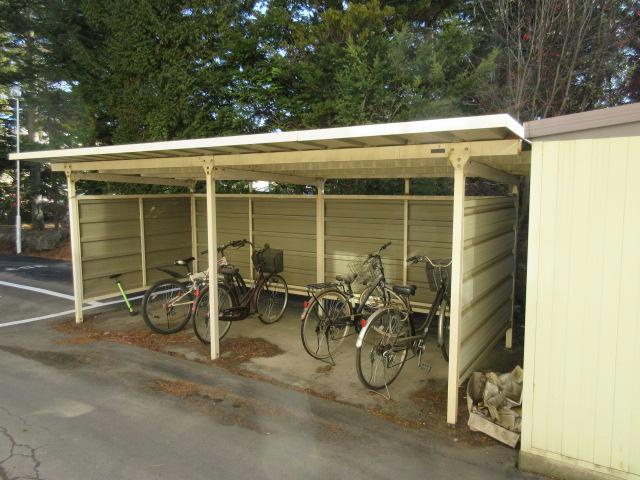 コーポYSDの駐車場