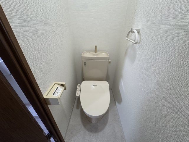 神戸市垂水区舞子台6丁目戸建のトイレ