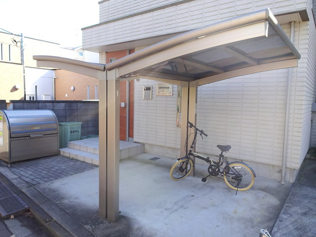 立川市柴崎町１丁目の賃貸マンションのその他共用部分|★屋根付き駐輪スペース★