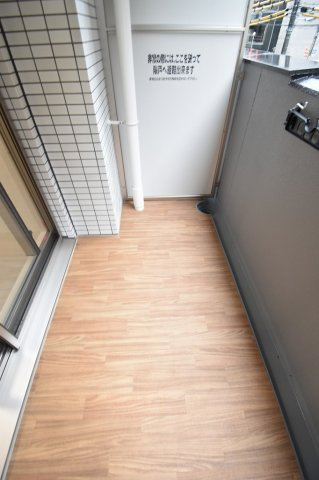 プレサンス堺筋本町センティスのバルコニー