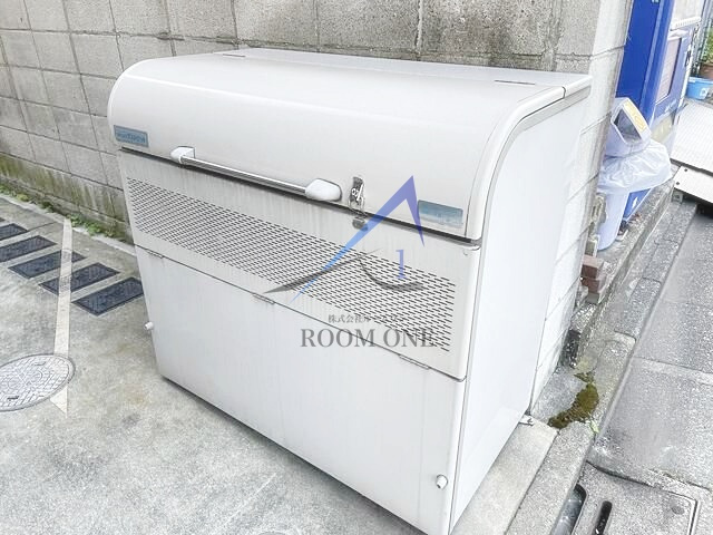 イリス羽田のその他共用部分|敷地内ごみ置き場です。
