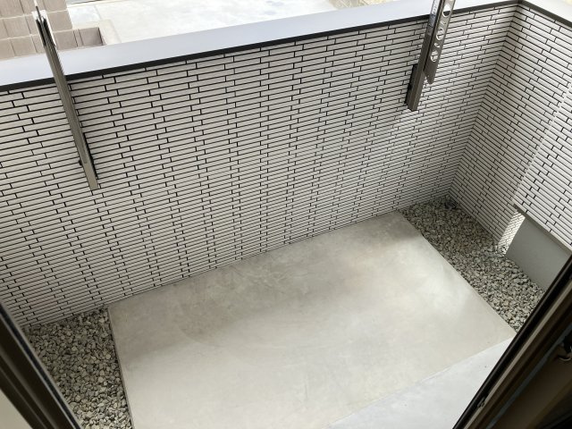 豊中市本町４丁目のアパートのバルコニー