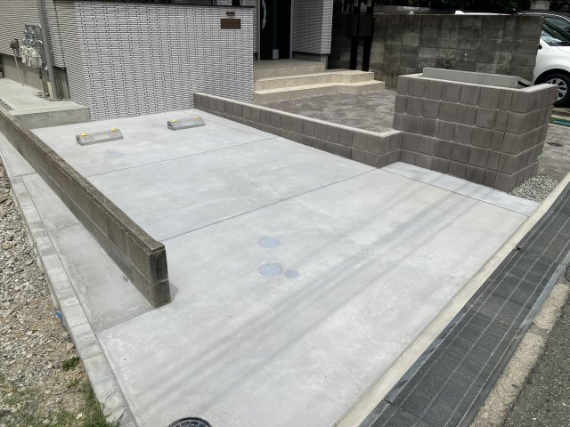 豊中市本町４丁目のアパートの駐車場