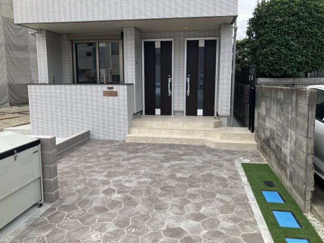 豊中市本町４丁目のアパートのエントランス