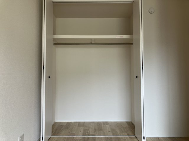 豊中市本町４丁目のアパートの収納