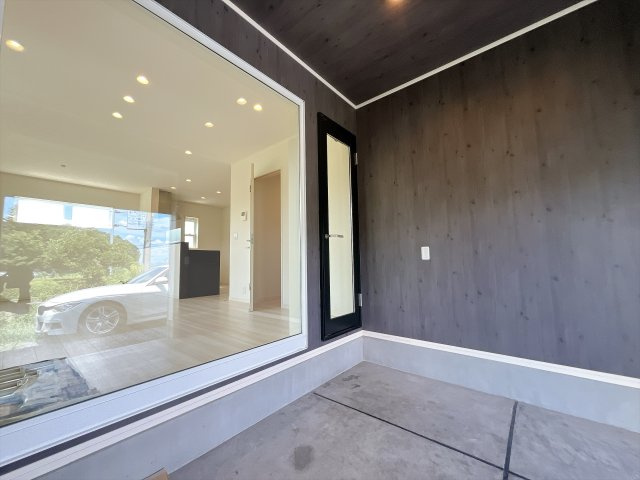 美里町　中古戸建のその他|リビングから見えるインナーガレージ