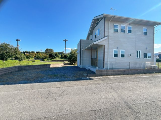 美里町木部　中古戸建の前面道路含む現地写真