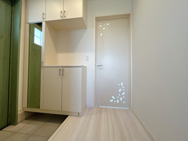 美里町　中古戸建の玄関