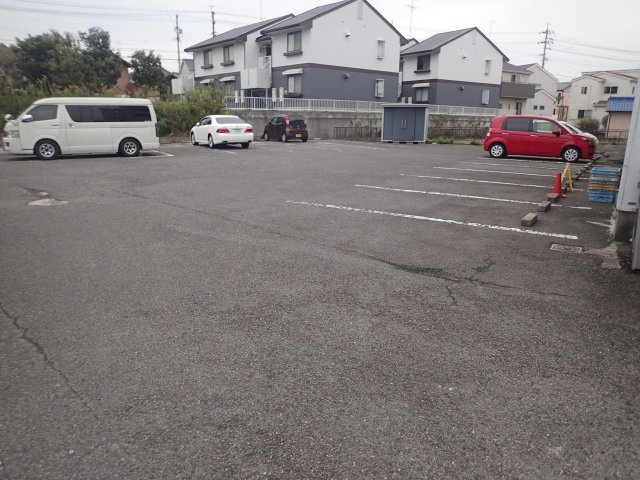 ソレイユ新舞子の駐車場