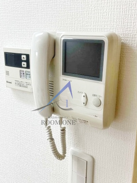 メゾンクレールのセキュリティ|モニター付きインターホンです。