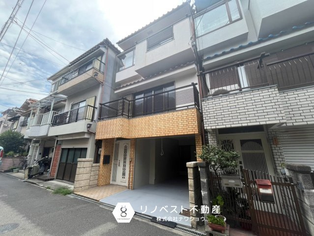 東大阪市衣摺4丁目の外観|【リノベスト不動産】弊社は近鉄大阪線・奈良線『布施』駅から徒歩2分の場所にございます♪
