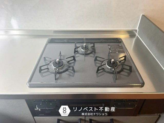 東大阪市衣摺4丁目のキッチン|【リノベスト不動産】弊社では売却のご相談も受付中！まずは一度ご相談ください♪