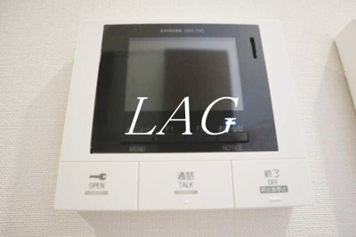 【セキュリティ】 | アヴェニーユ参番館 | モニター付きインターホンです。