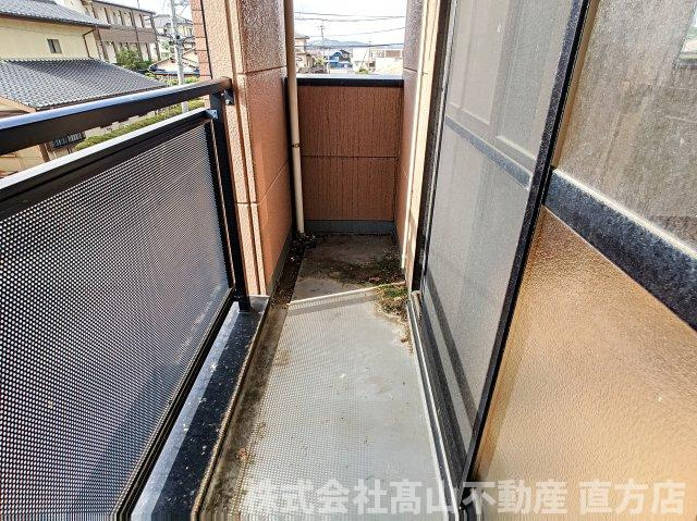 直方市大字感田のアパートのバルコニー