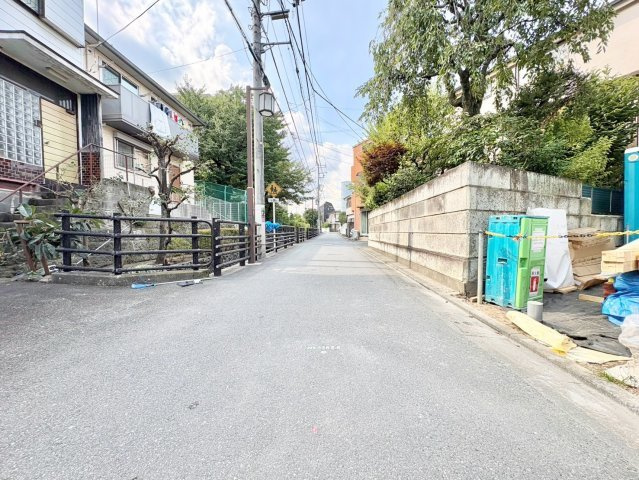 大田区上池台3丁目　新築戸建の前面道路含む現地写真|2026.08.09撮影

現地ご見学希望・資料請求などお気軽にお問い合わせ下さい！
03-5990-5201