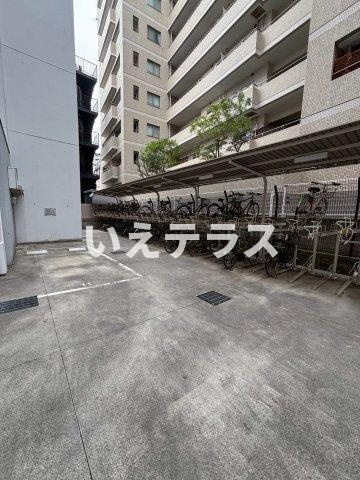 サムティ神戸BENIRの駐車場