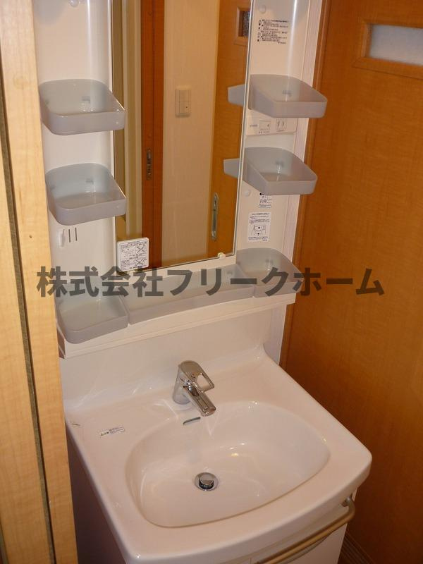 三鷹市下連雀７丁目の賃貸マンションの洗面所