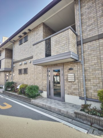 メゾンジュネスのエントランス