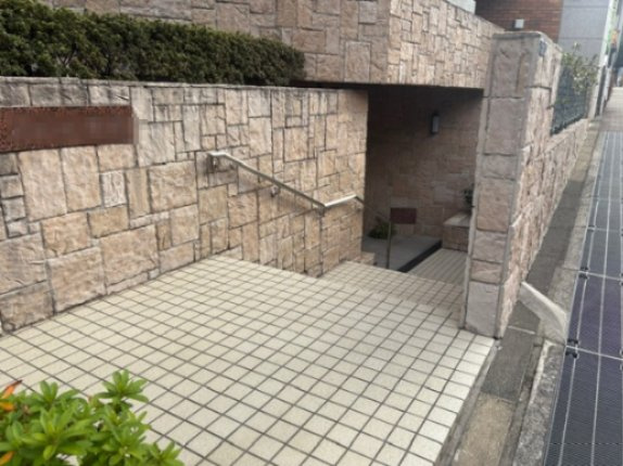 【エントランス】 | パティオ右近