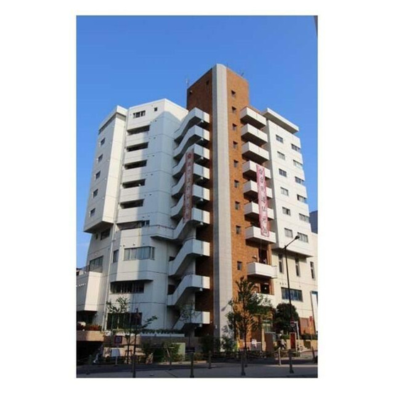 【外観】 | パティオ右近 | 鉄骨鉄筋コンクリート造のがっちりとした建物。