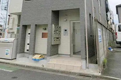 江戸川区一之江６丁目のアパートのエントランス