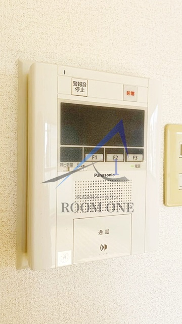 ベルビー川崎のセキュリティ|モニター付インターホンです。