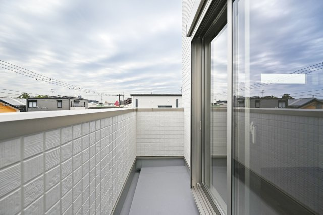 エムズガーデン西難波町4丁目新築一戸建│3SLDK+並列駐車2台可のバルコニー|3階北側バルコニー