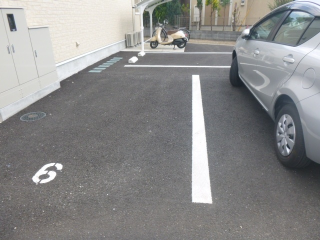 【駐車場】 | ロイヤルパレスS