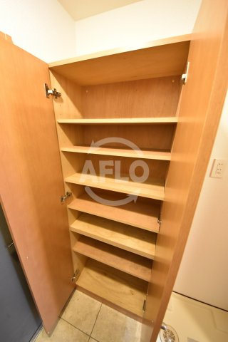エスティライフ梅田新道の玄関|エスティライフ梅田新道　シューズボックス