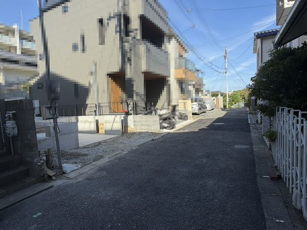 神戸市垂水区五色山4丁目新築戸建の前面道路含む現地写真