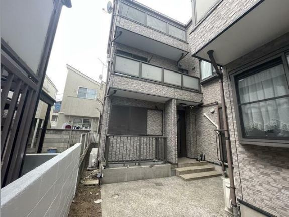 本町６丁目貸家のロビー