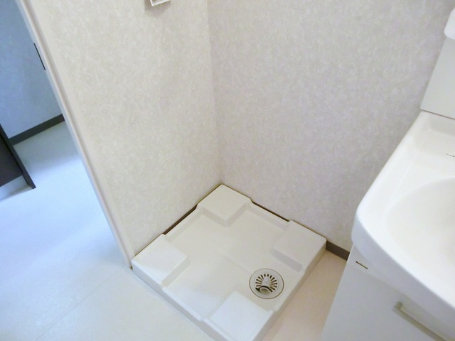 リリックコートひまわりの洗面所|室内洗濯機置き場・脱衣所あります。
