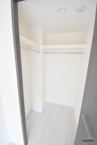 セオリー大阪ルチア　仲介手数料無料の収納