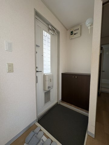 コーポひまわりの玄関