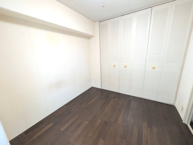 ファミリープラザ泉北光明池B棟6階の洋室