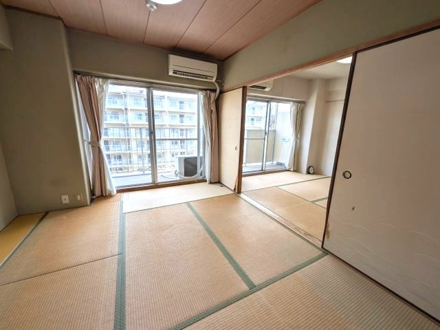 ファミリープラザ泉北光明池B棟6階の和室