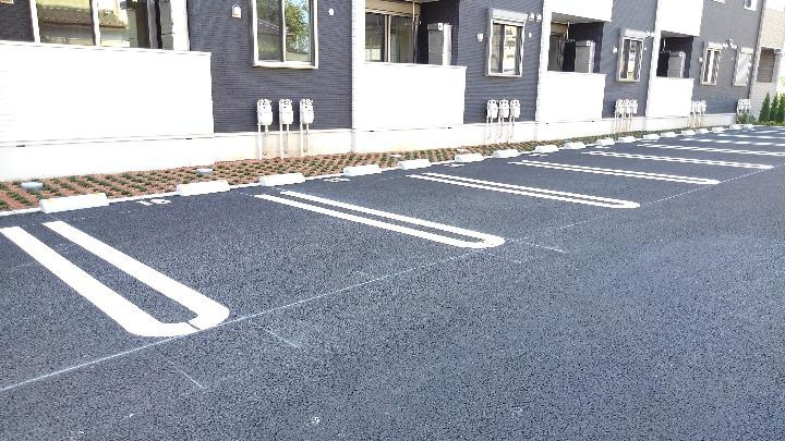 サンライズ　テラス　の駐車場